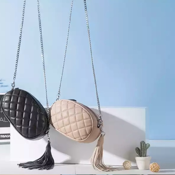 Chic Boutique Handbags - 🌟NEW🌟 Vegan Leather Quilted Waist Pack